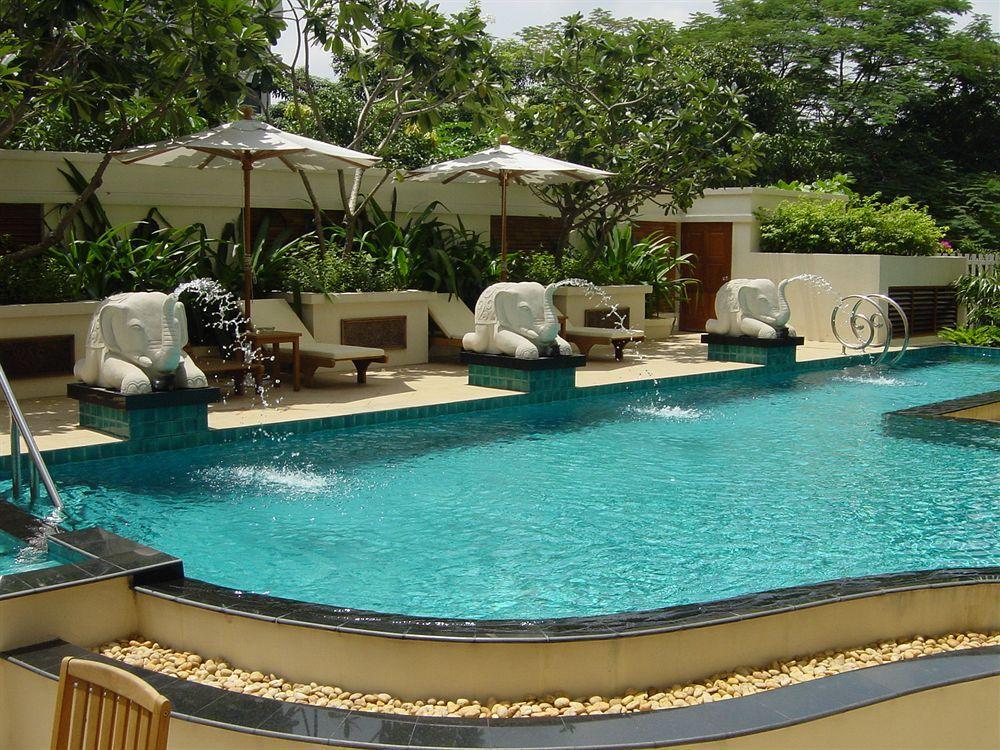 Gardengrove Suites Bangkok Exterior photo