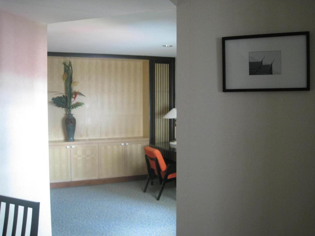 Gardengrove Suites Bangkok Room photo