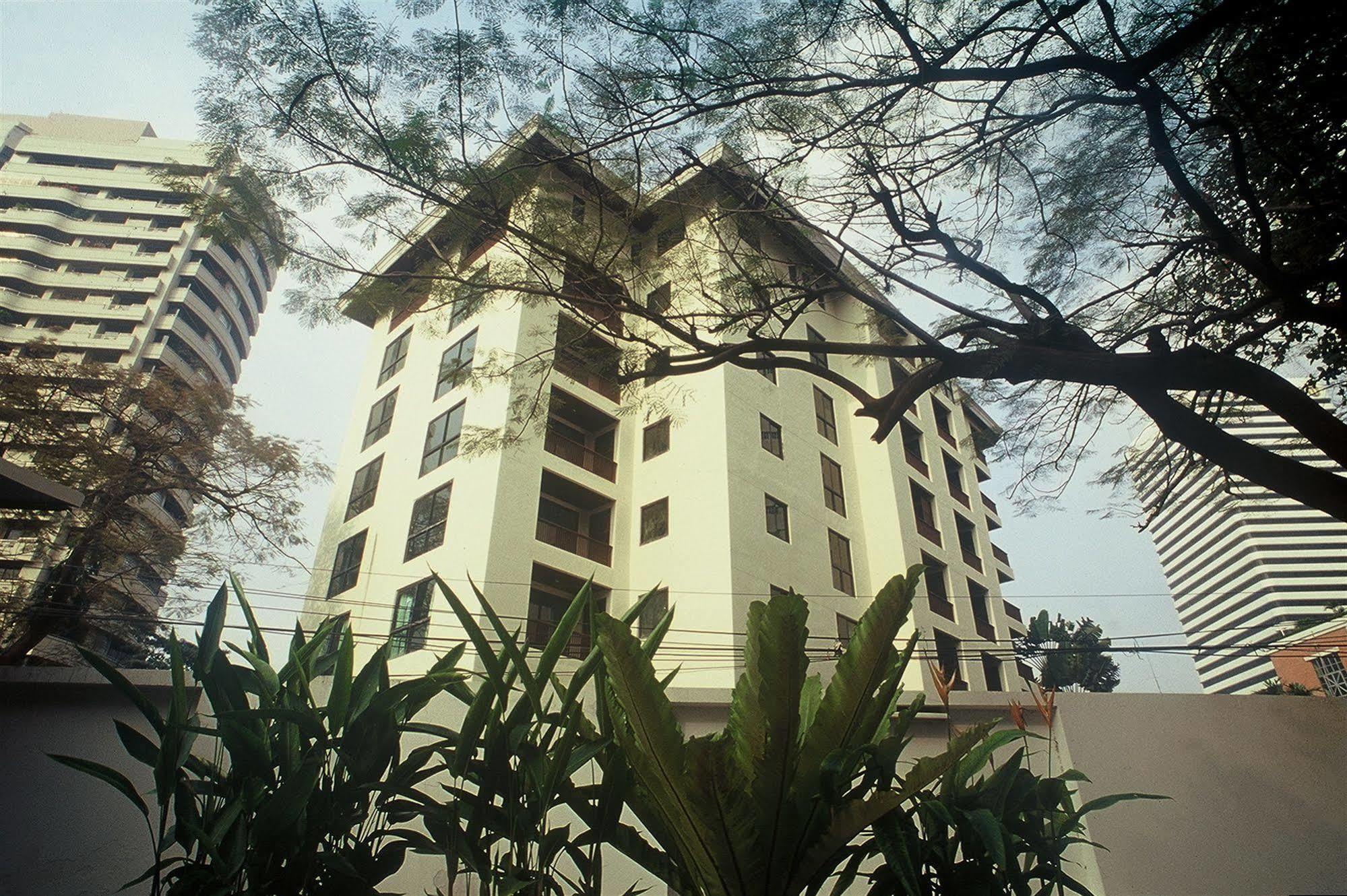Gardengrove Suites Bangkok Exterior photo