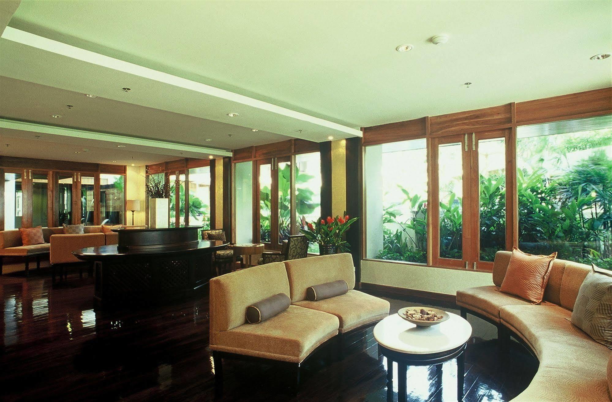 Gardengrove Suites Bangkok Exterior photo